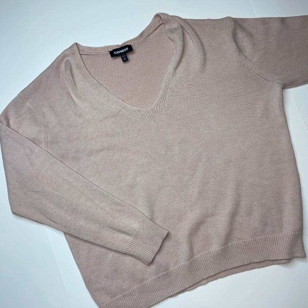 Express Women’s V-Neck Sweater Large, Light Pink